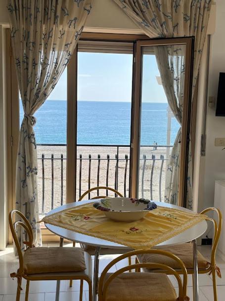 Apartament Casa Del Sole Letojanni Zewnętrze zdjęcie